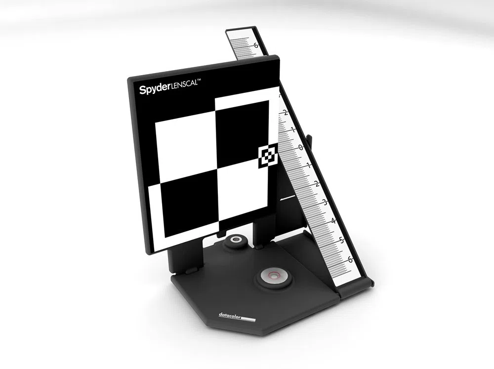Datacolor SpyderCheckr: Farbkarte zur Kamerakalibrierung & SpyderLensCal: Fokus-Kalibrierung für DSLR-Kameras