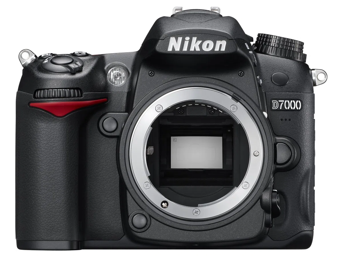 NIKON Fotocamera Reflex Nikon D7000 Body (Solo Corpo)
