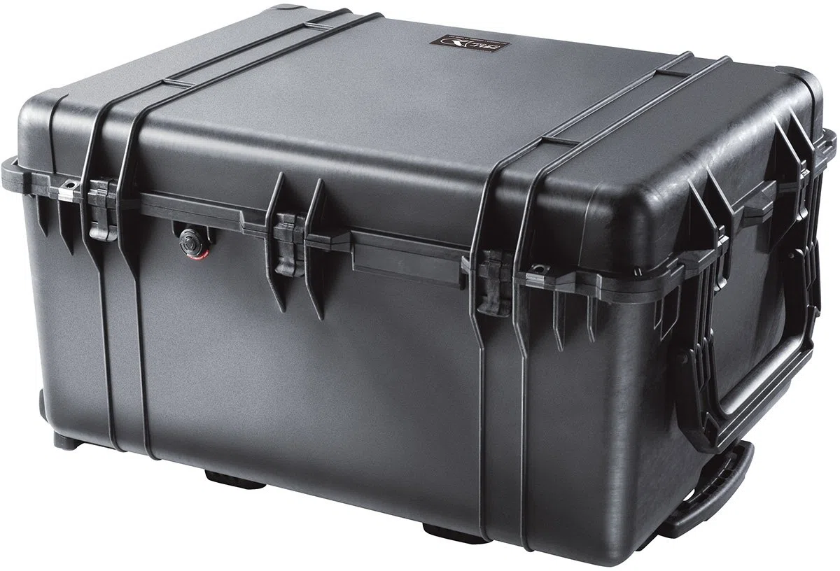 PELI 1630 Langer Koffer mit Einfahrbarem Teleskopgriff für Sicheren Transport, IP67 Wasser- und Staubdicht, 148L Volumen, Ohne Schaum, Schaum