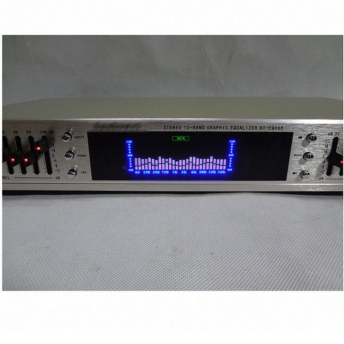 HiFi Audio Equalizer - Professioneller digitaler Grafik-Equalizer mit integriertem Bluetooth- und LED-Spektrum-Display, inklusive Fernbedienung und dynamischem Rhythmus-Tuner für Studio- und
