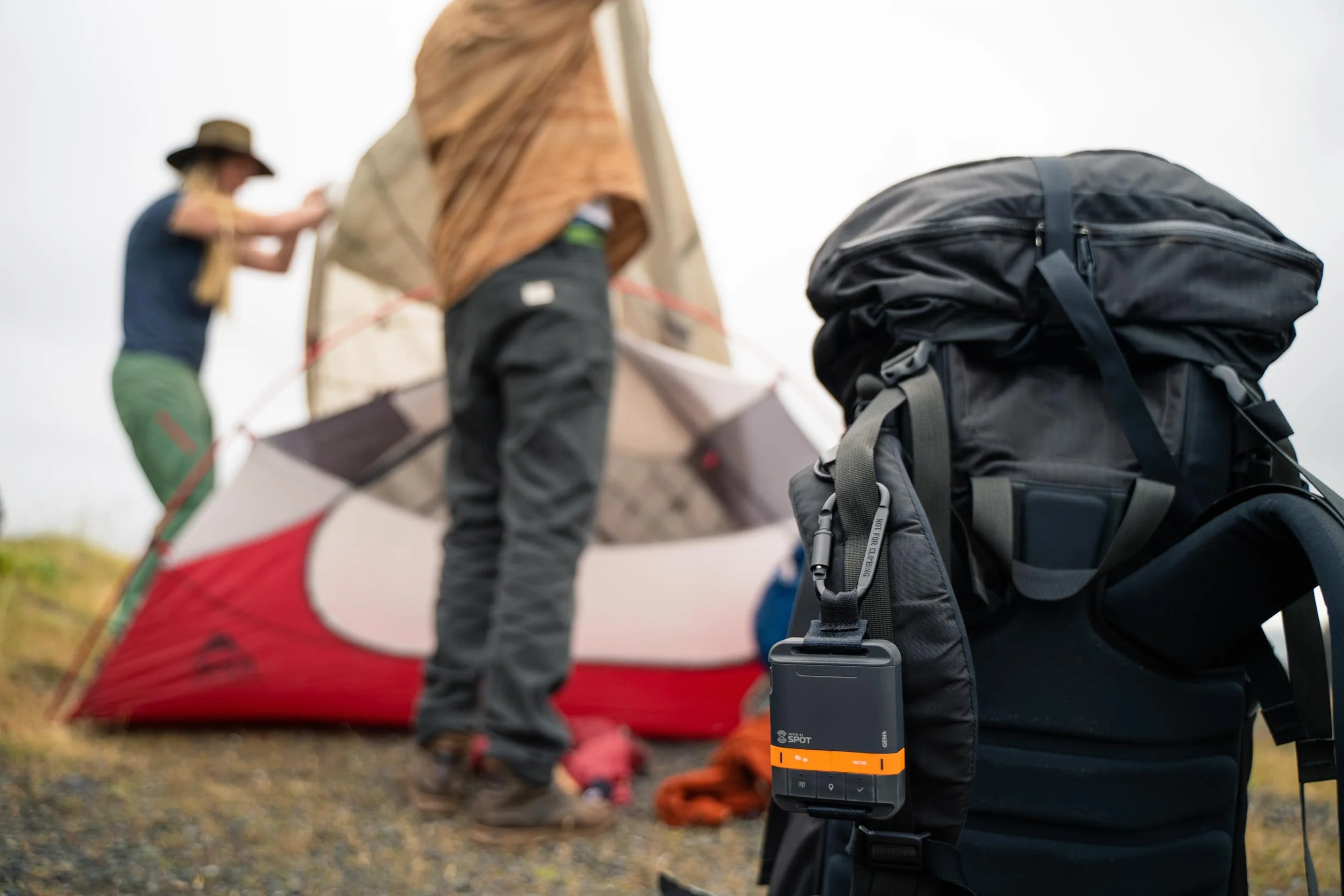 Spot Gen4 Satelliten-GPS-Messenger | Handheld tragbarer Tracker für Wandern, Camping, Alleinarbeit und Off-Grid-Abenteuer | Globalstar Satellitennetzwerk | Abonnement erforderlich