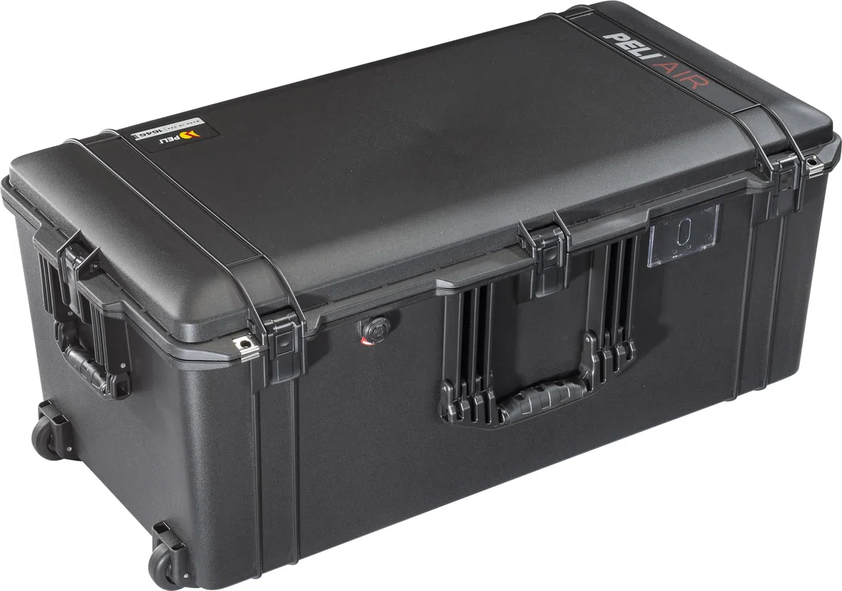 PELI 1646 AIR Koffer, Großer Rollkoffer für Filmkameras und technisches Equipment, IP67 wasserfest und staubdicht, 111 Liter Fassungsvermögen, ohne Schaumstoff, Farbe: Schwarz