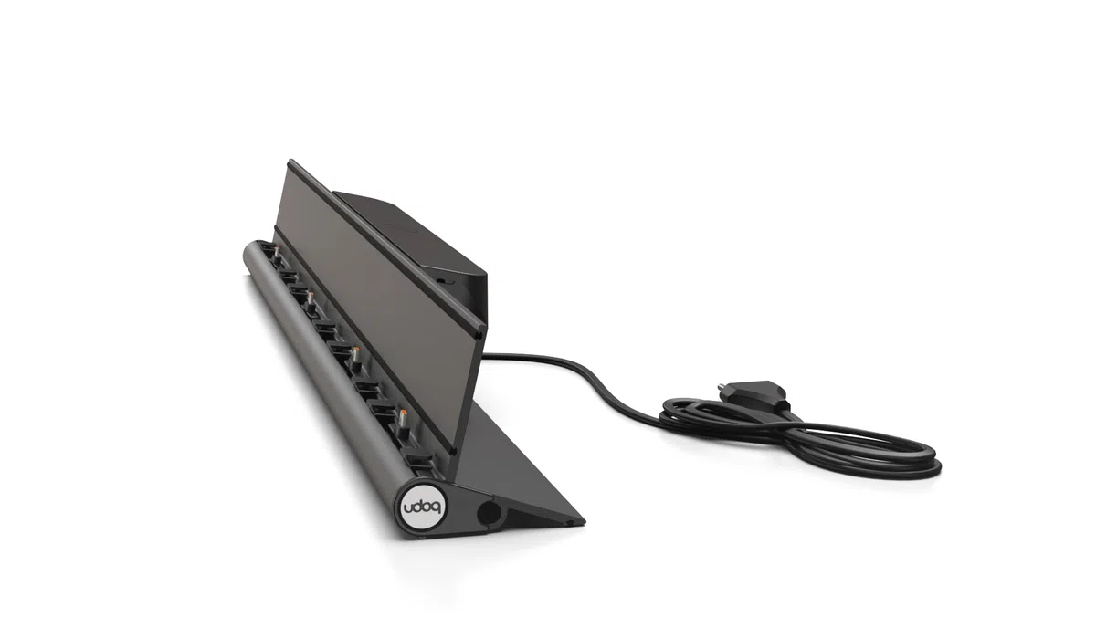 udoq 700 Tablet Ladestation aus Aluminium mit 4 USB-C Schnellladeplätzen 68W, kompatibel mit iPads und Smartphones, modular, Anschlüsse höhenverstellbar für Hüllen (Schwarz, 700)