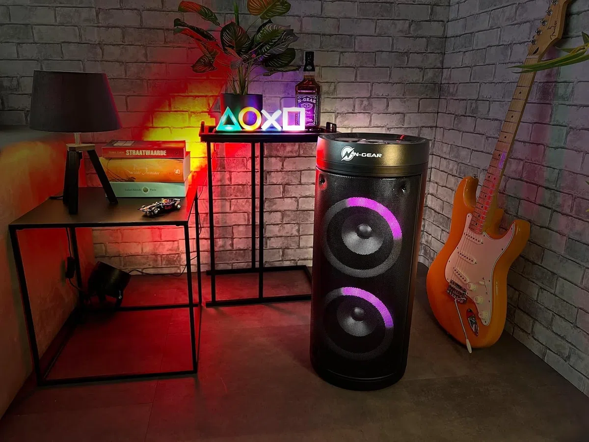 N-GEAR LPG26R Let's Go Party Bluetooth-Lautsprecher mit Karaoke-Mikrofon, LED Disco, Power Bank, Leistung 600 W (40 W RMS), Black